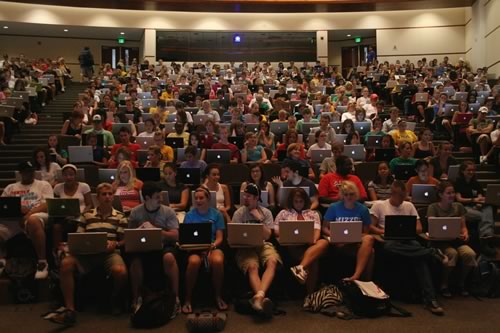 Missouri School of Journalism class, with most people sporting Mac laptops.