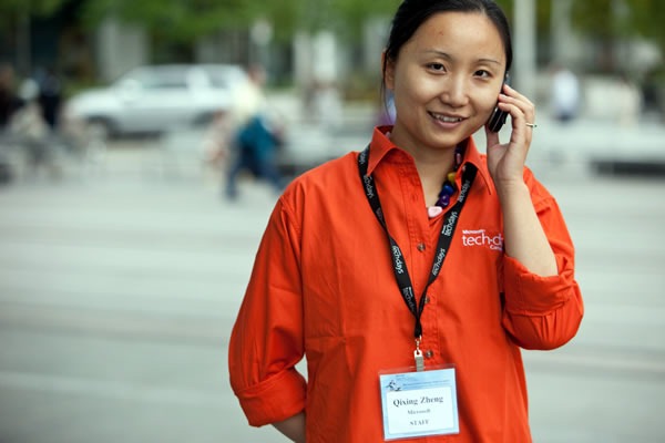 QIxing Zheng in her TechDays 2009 orange speaker shirt