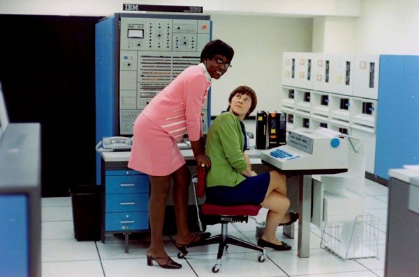 Two women computer operators at Bell Labs in the late 1960s